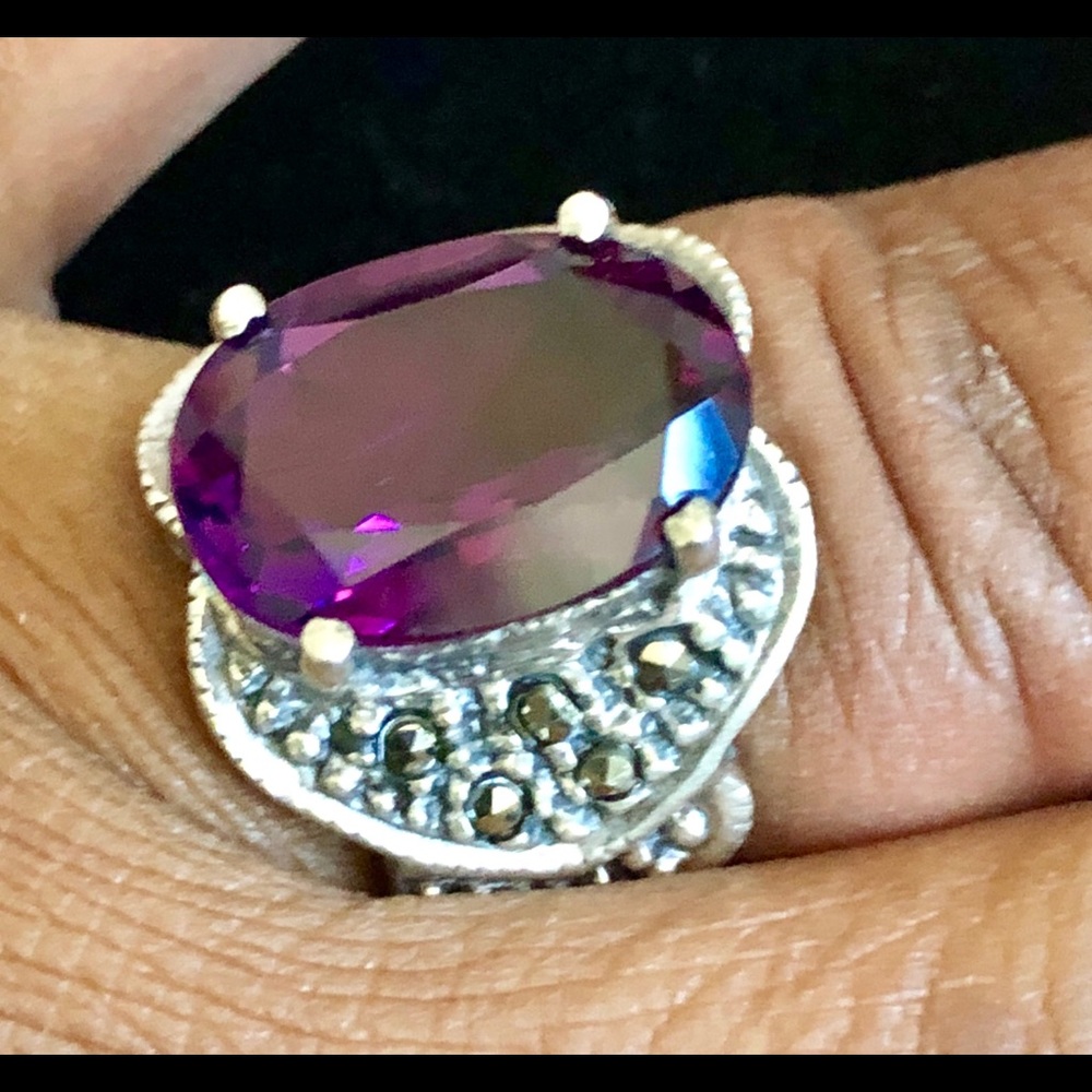 Beautiful Costume ring! - Picture 3 of 3